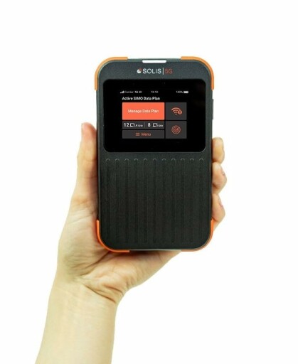 SIMO Solis 5G WiFi Mobile Hotspot device with screen displaying data plan management SIMO Solis 5G WiFi Mobile Hotspot device with screen displaying data plan management